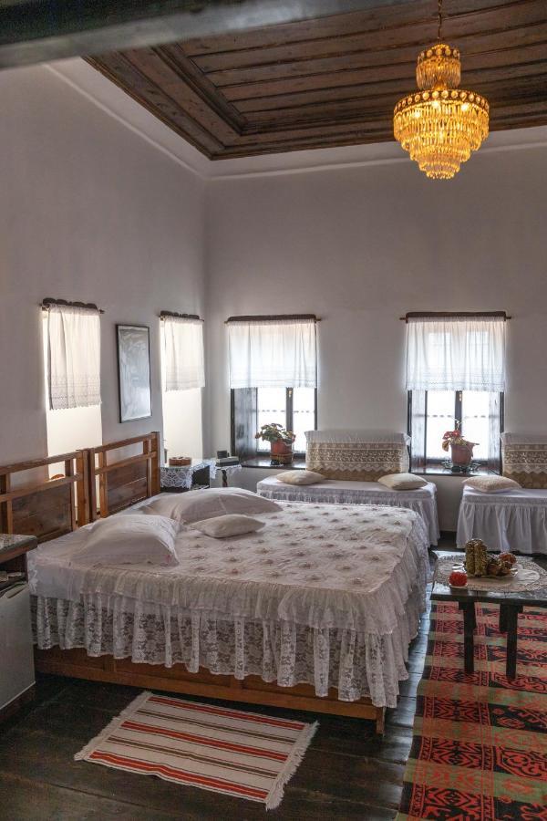Bujtina Kodiket Guesthouse Берат Экстерьер фото