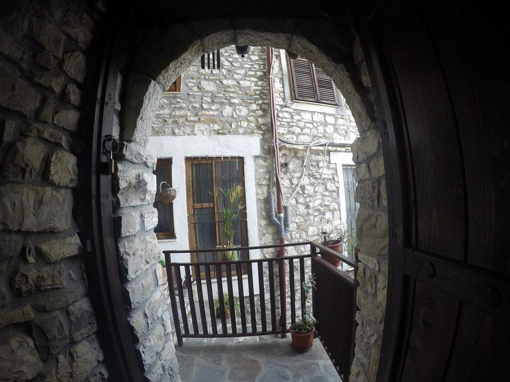 Bujtina Kodiket Guesthouse Берат Экстерьер фото